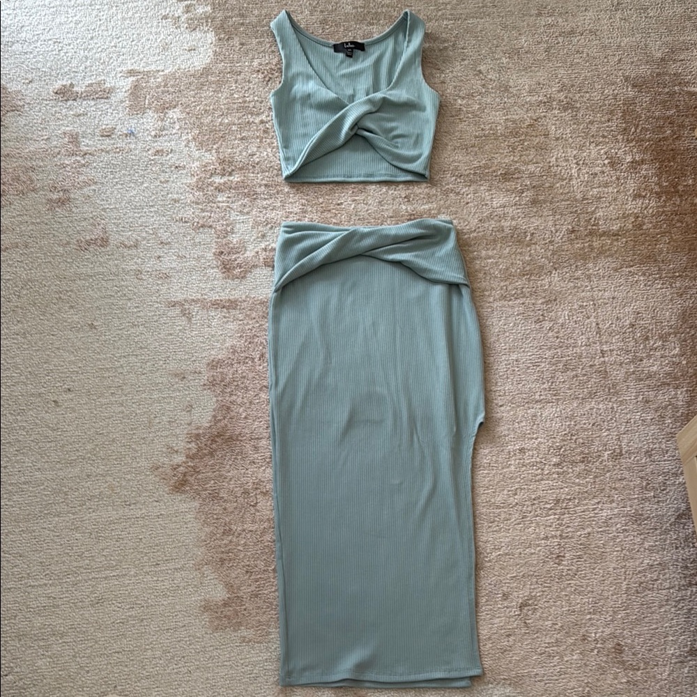 Lulus twist top midi set size XS never worn! NWOT| romantic, going out